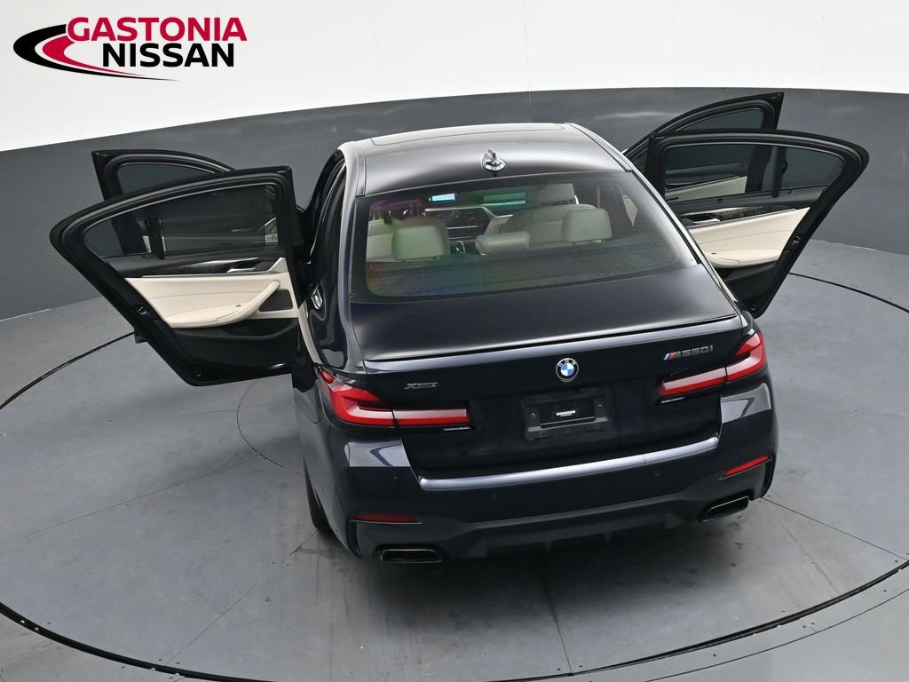 Used 2023 BMW M550i xDrive w/ Dynamic Handling Package image 39