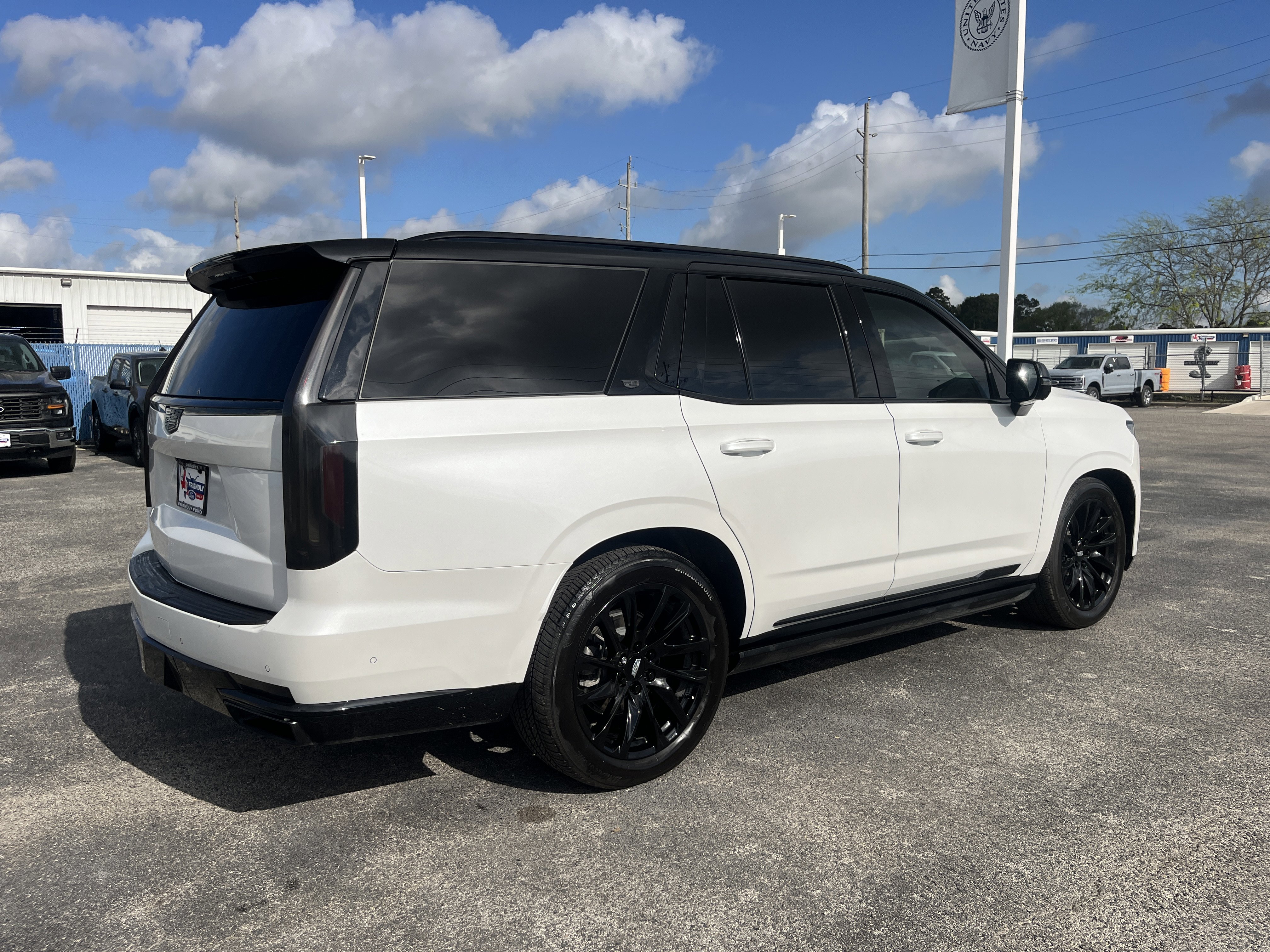 Used 2023 Cadillac Escalade Sport Platinum w/ LPO, ONYX Package image 2