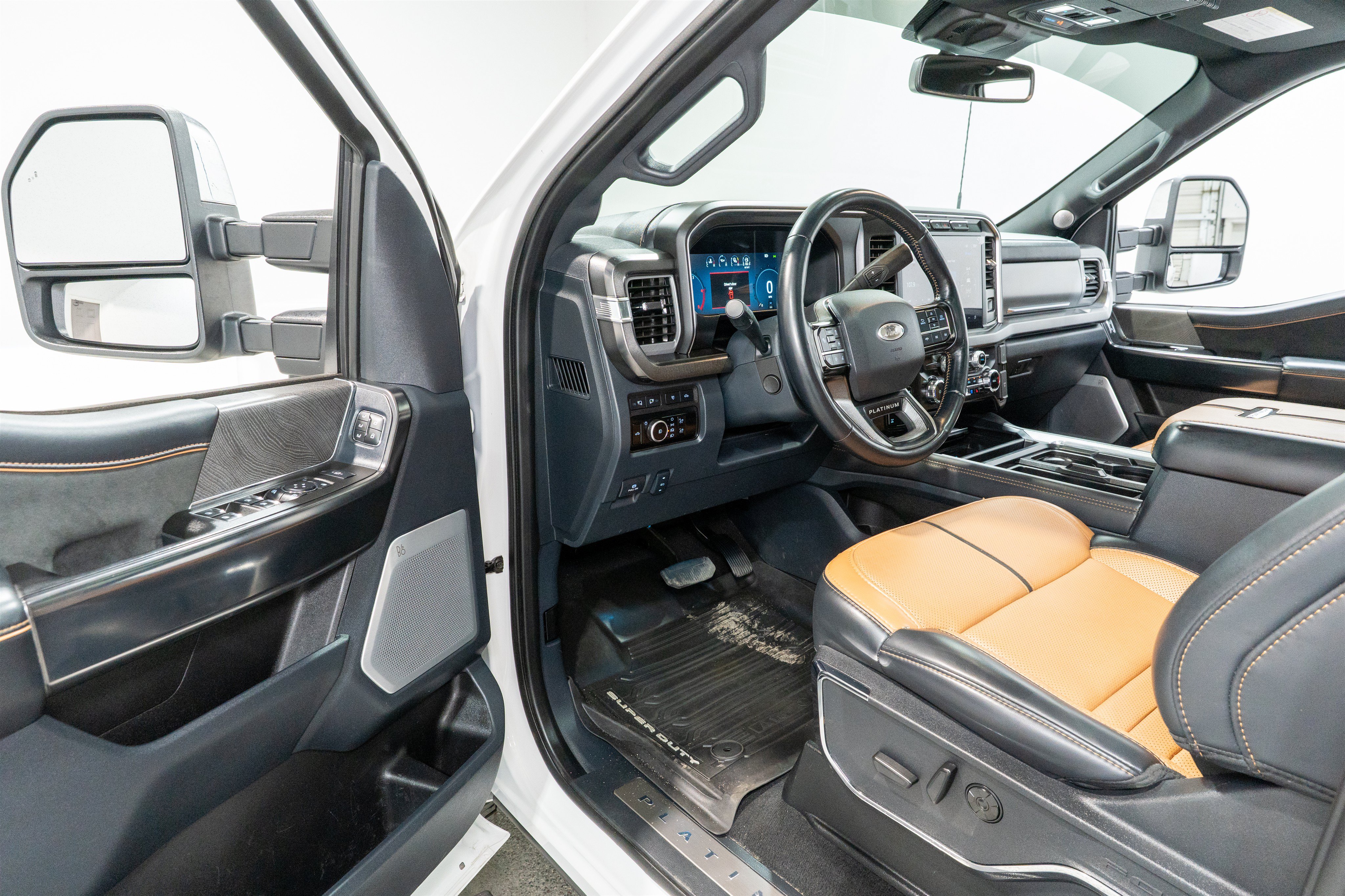 Used 2024 Ford F350 Platinum AWD/4WD image 15