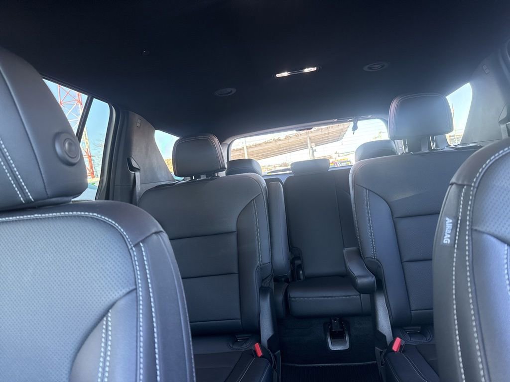 New 2026 Chevrolet Traverse LT w/ Midnight/Sport Edition image 24