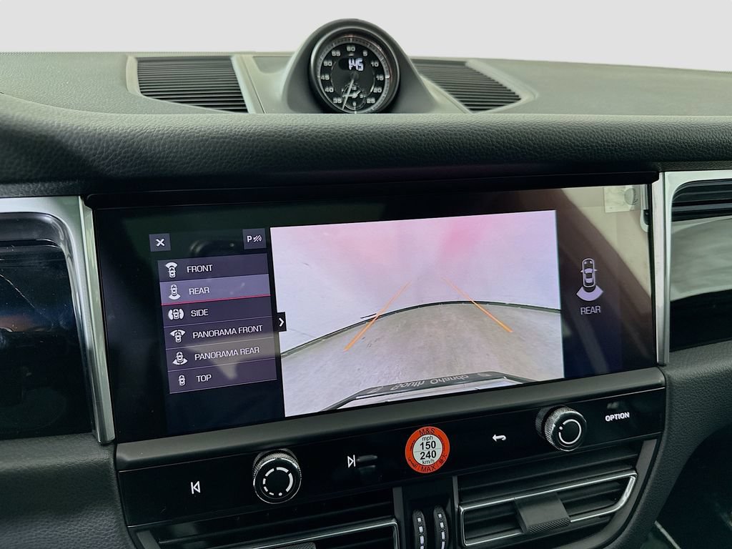 Certified 2026 Porsche Macan AWD/4WD image 17