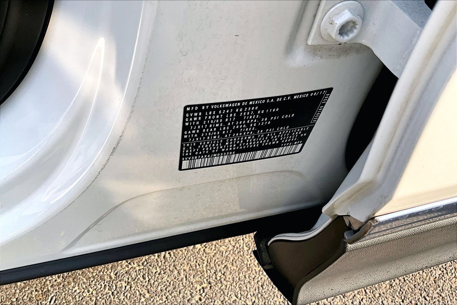 Used 2018 Volkswagen Tiguan SE FWD image 19