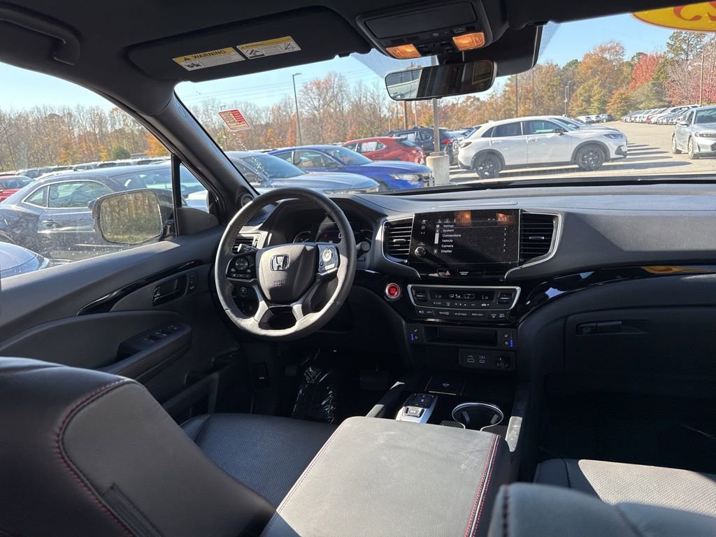 Used 2025 Honda Passport Black Edition image 16