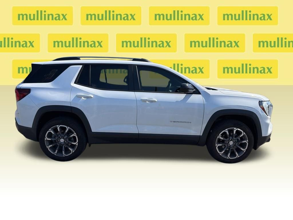 Used 2025 GMC Terrain Elevation w/ Elevation Premium Package FWD image 12