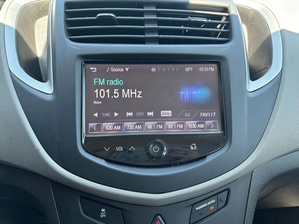 Used 2016 Chevrolet Trax LS AWD/4WD image 14