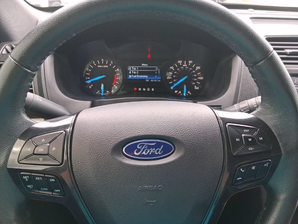 Used 2018 Ford Explorer XLT FWD image 30