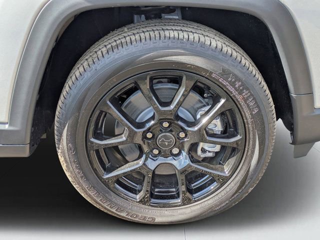 New 2026 Jeep Compass Latitude image 9