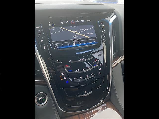 Used 2019 Cadillac Escalade Premium Luxury AWD/4WD image 13
