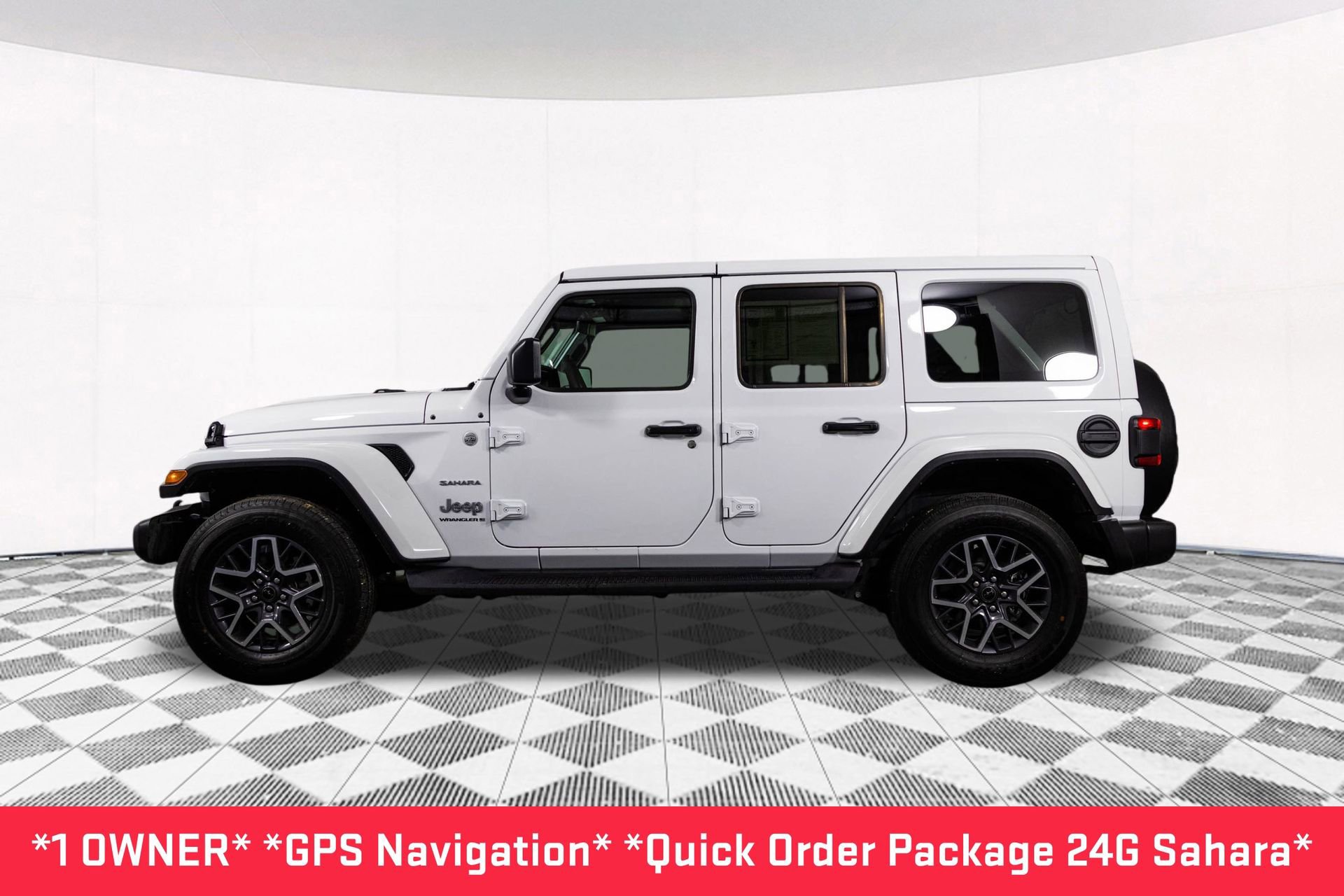 Used 2024 Jeep Wrangler Sahara w/ Technology Group image 13