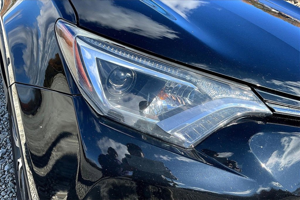 Used 2018 Toyota RAV4 XLE image 25