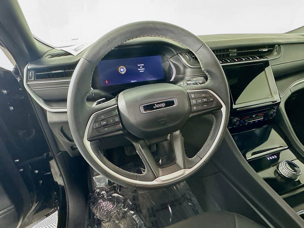 Certified 2025 Jeep Grand Cherokee L Laredo w/ Trailer Tow Package image 17