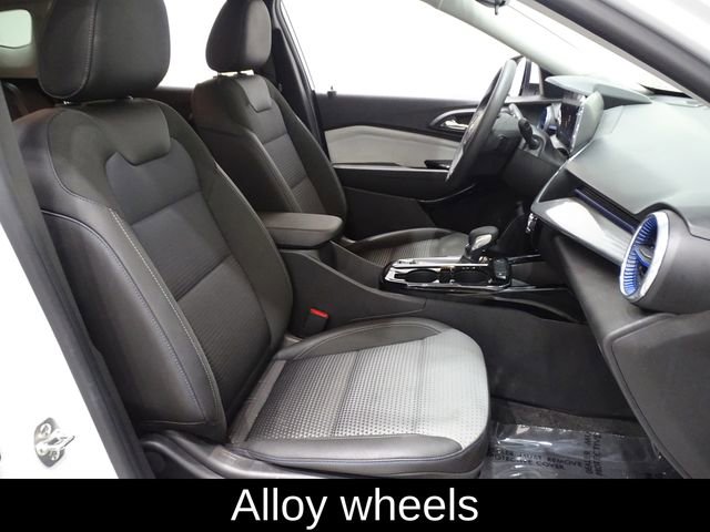 Used 2024 Chevrolet Trax LT image 14