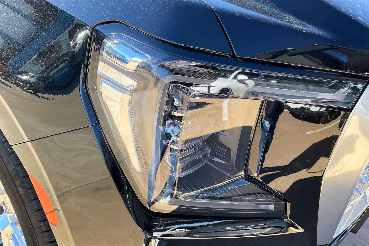 Used 2024 GMC Yukon Denali AWD/4WD image 27
