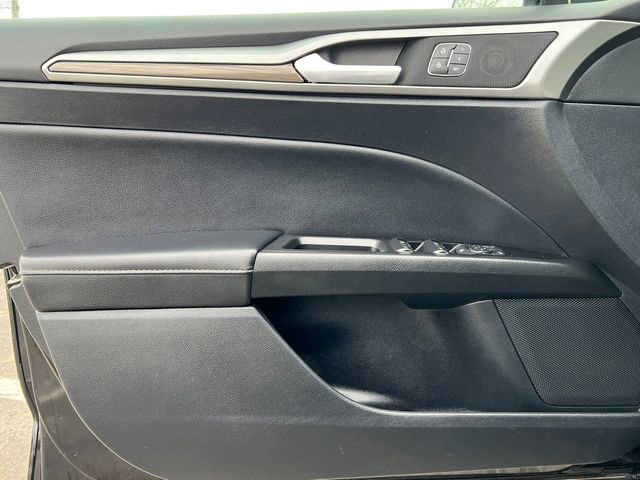 Used 2020 Ford Fusion SEL image 14