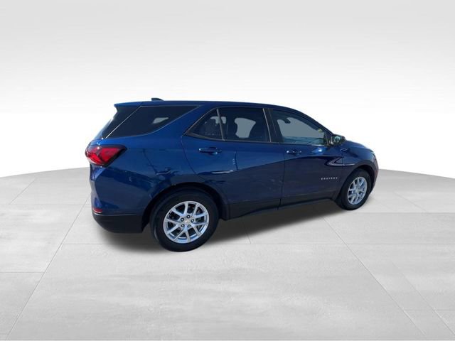 Used 2022 Chevrolet Equinox LS w/ LS Convenience Package image 10