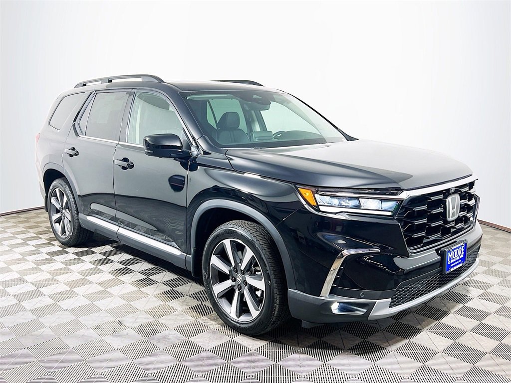 Used 2025 Honda Pilot Elite