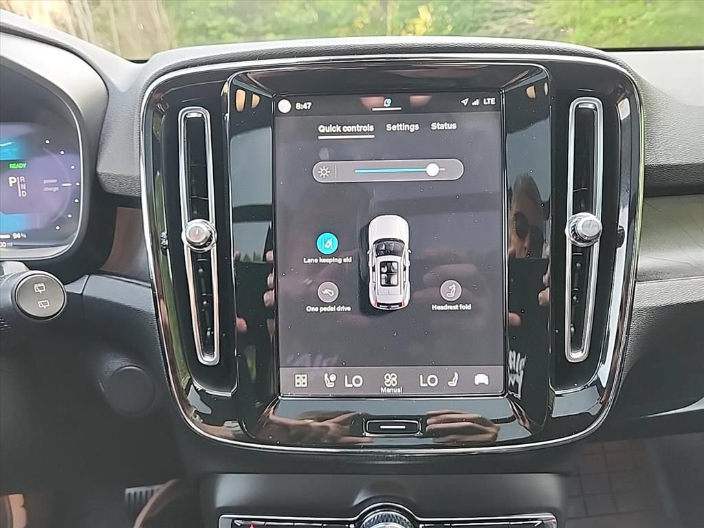 Certified 2024 Volvo XC40 Recharge Ultimate w/ Protection Package Premier AWD/4WD image 18
