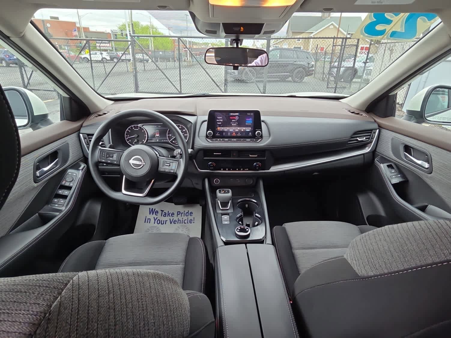 Used 2023 Nissan Rogue SV AWD/4WD image 16