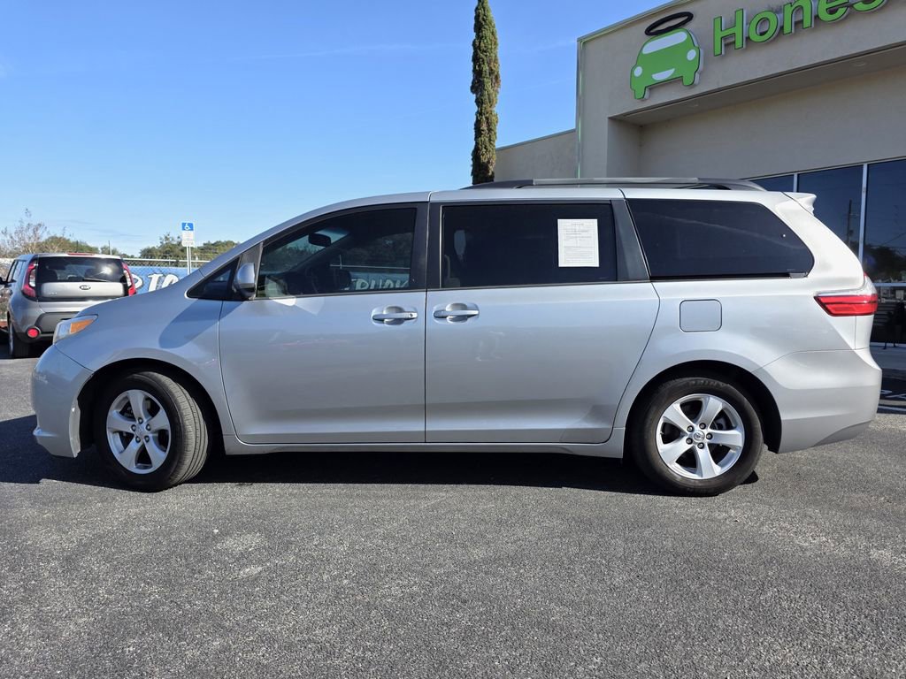 Used 2015 Toyota Sienna LE image 8