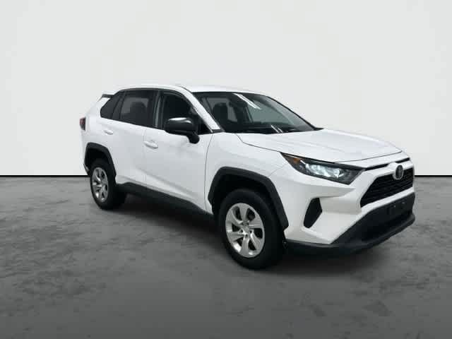 Used 2022 Toyota RAV4 LE AWD/4WD image 5