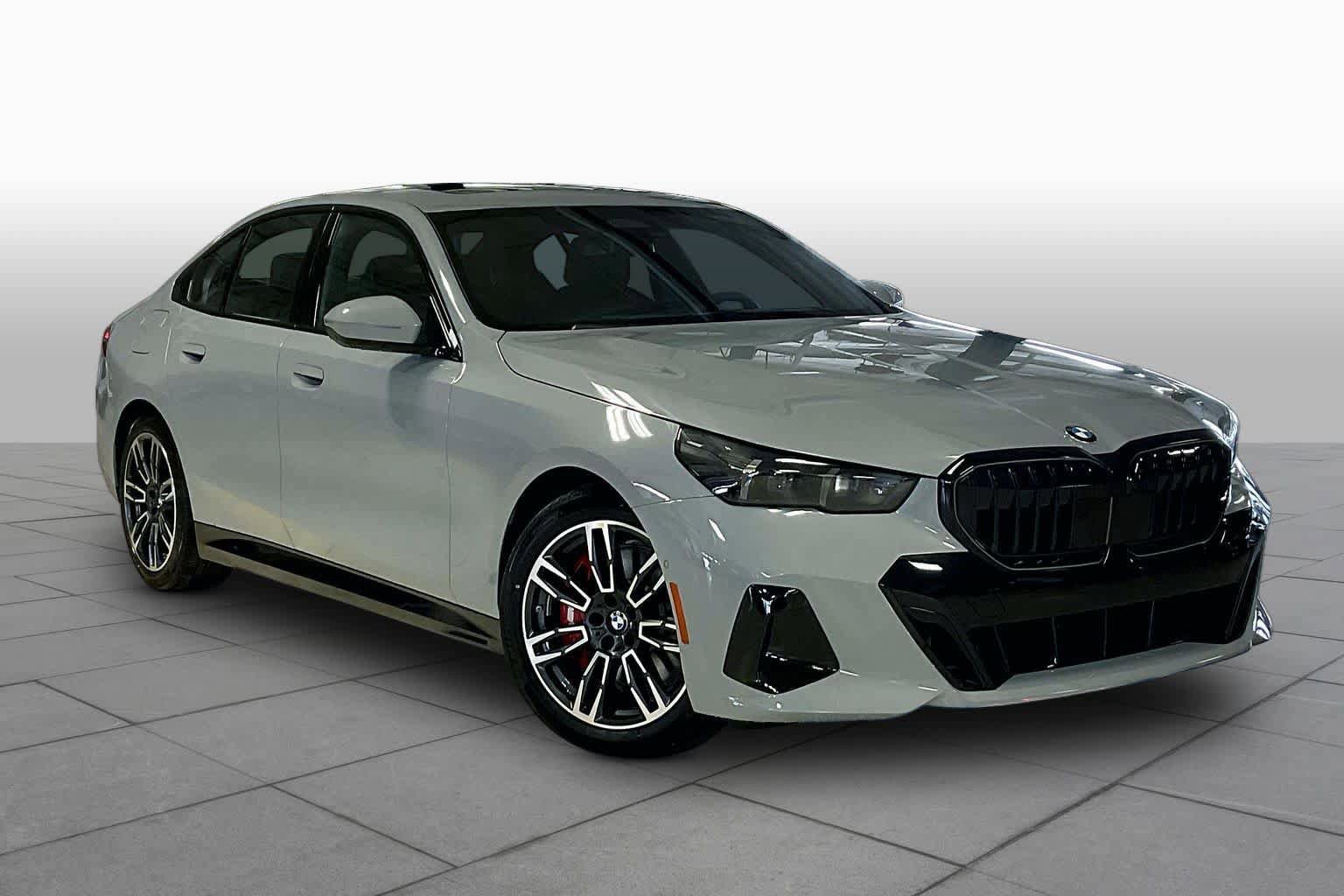 New 2026 BMW 540i xDrive w/ M Sport Package AWD/4WD image 2