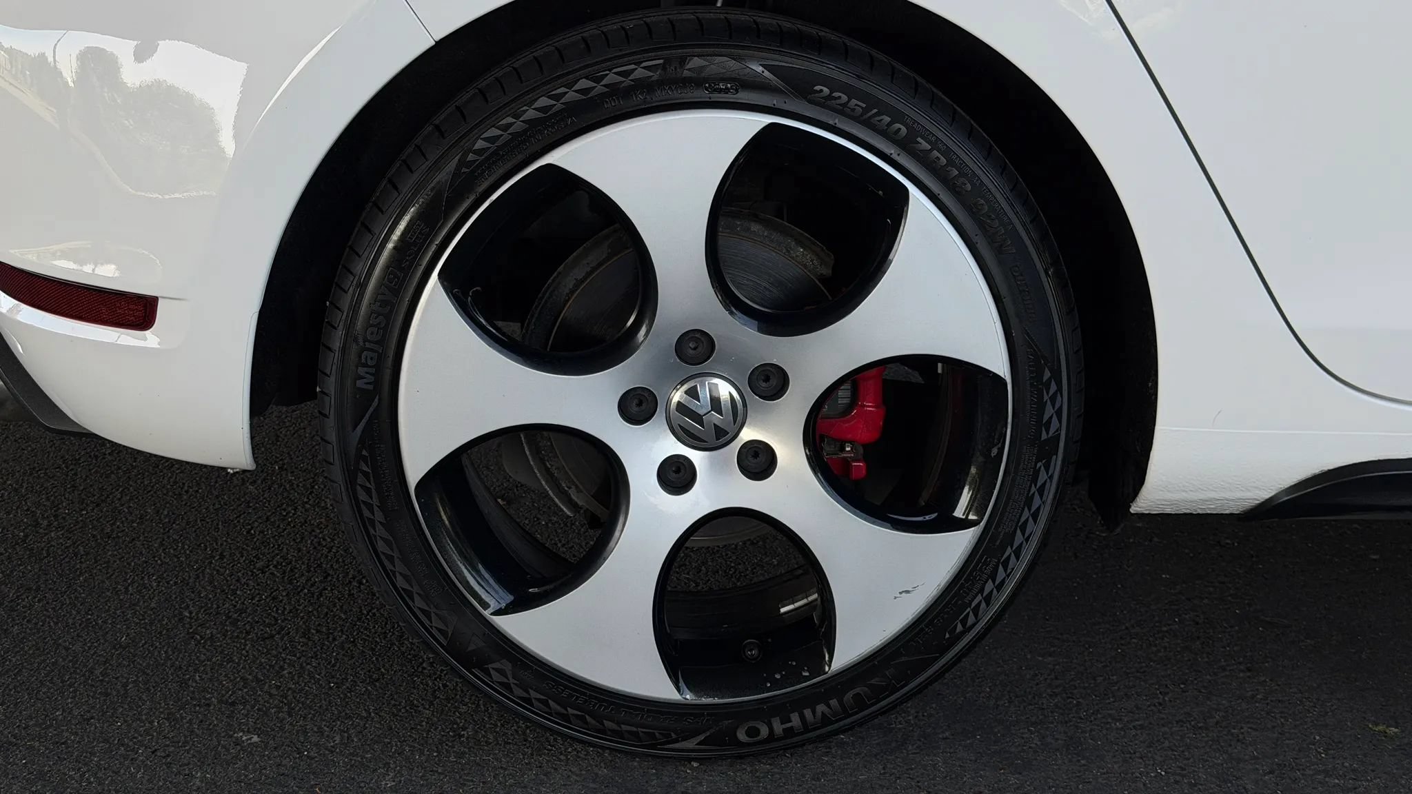 Used 2011 Volkswagen GTI 4-Door FWD image 55