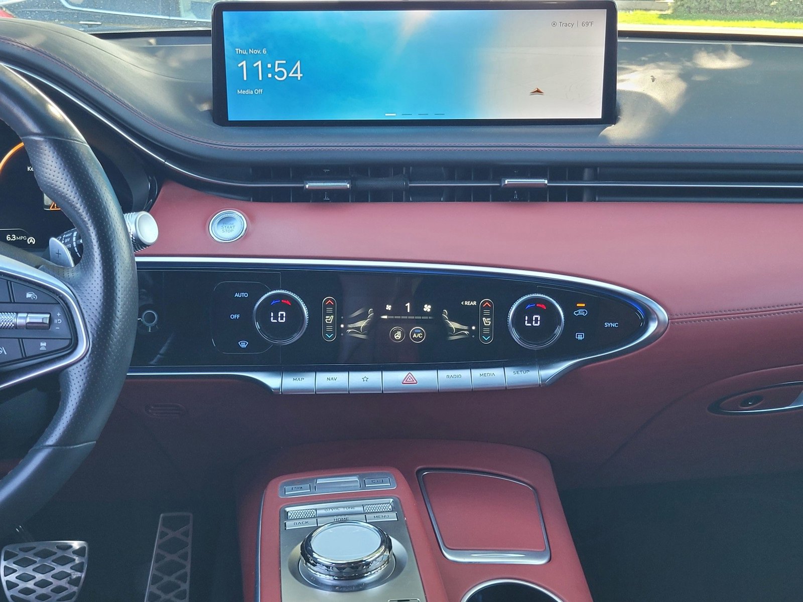 Used 2023 Genesis GV70 2.5T w/ Sport Prestige Package image 13