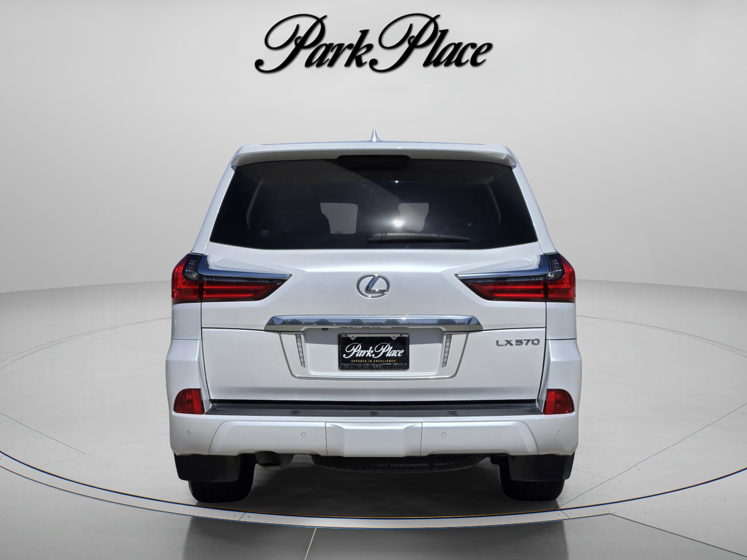 Used 2020 Lexus LX 570 4WD w/ Luxury Package image 4