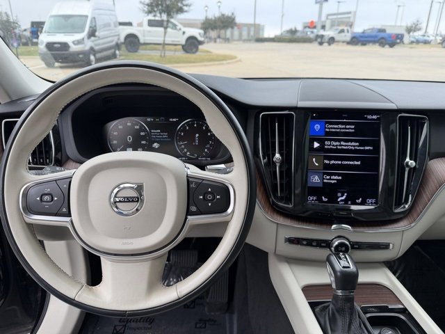 Used 2021 Volvo XC60 T5 Momentum w/ Climate Package image 12