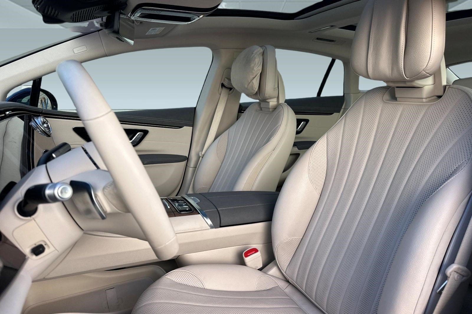 Used 2023 Mercedes-Benz EQS 580 4MATIC Sedan image 4