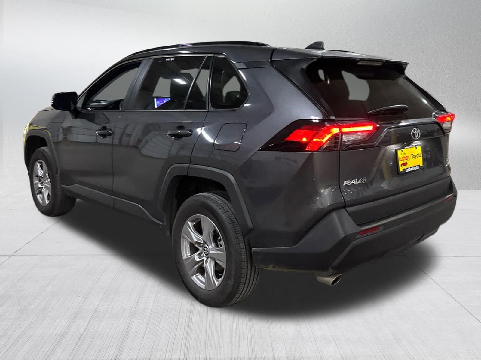 Used 2025 Toyota RAV4 XLE AWD/4WD image 4