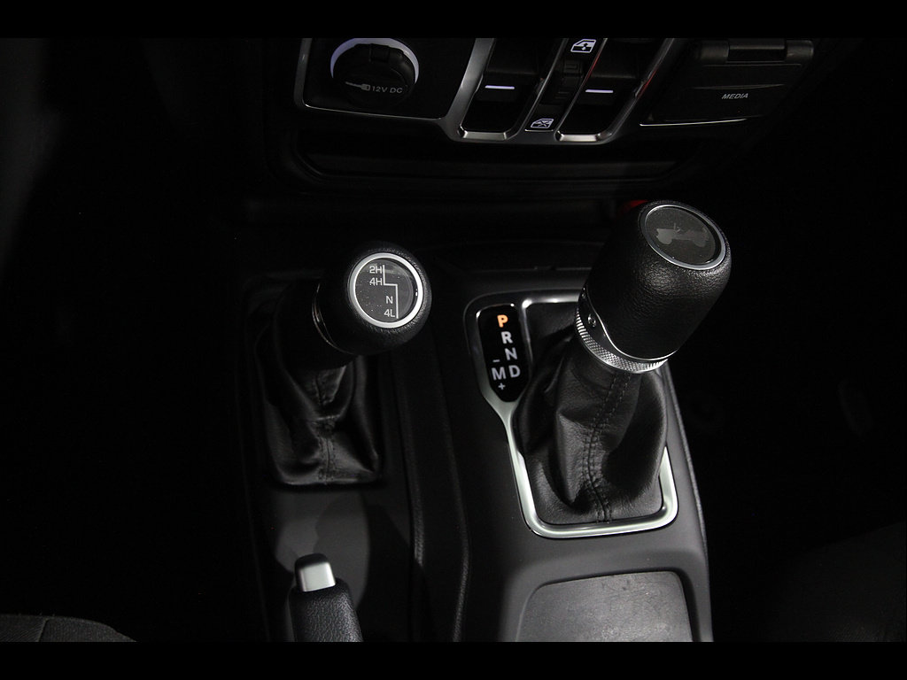 Used 2022 Jeep Wrangler Unlimited Sport AWD/4WD image 17