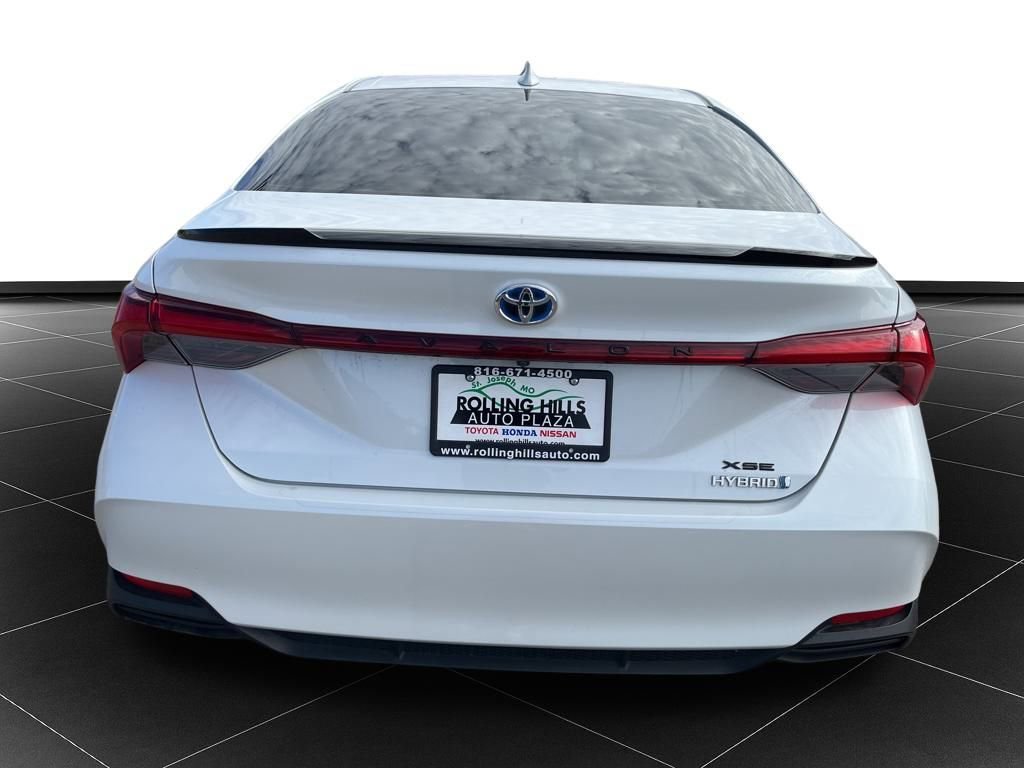 Used 2019 Toyota Avalon XSE w/ All Weather Liner Package image 4