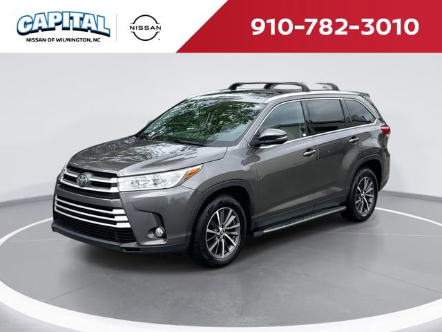 Used 2019 Toyota Highlander XLE FWD image 1