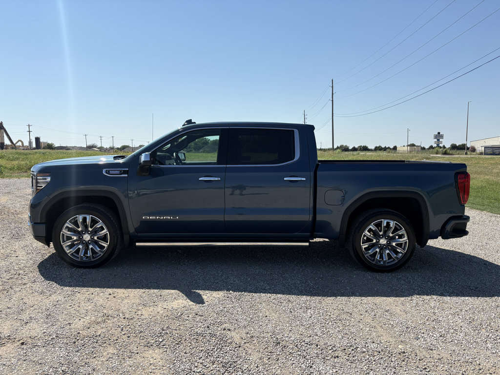 Used 2025 GMC Sierra 1500 Denali w/ Denali Reserve Package AWD/4WD image 8