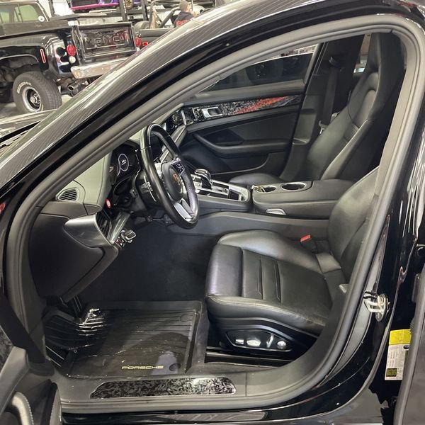 Used 2020 Porsche Panamera image 5