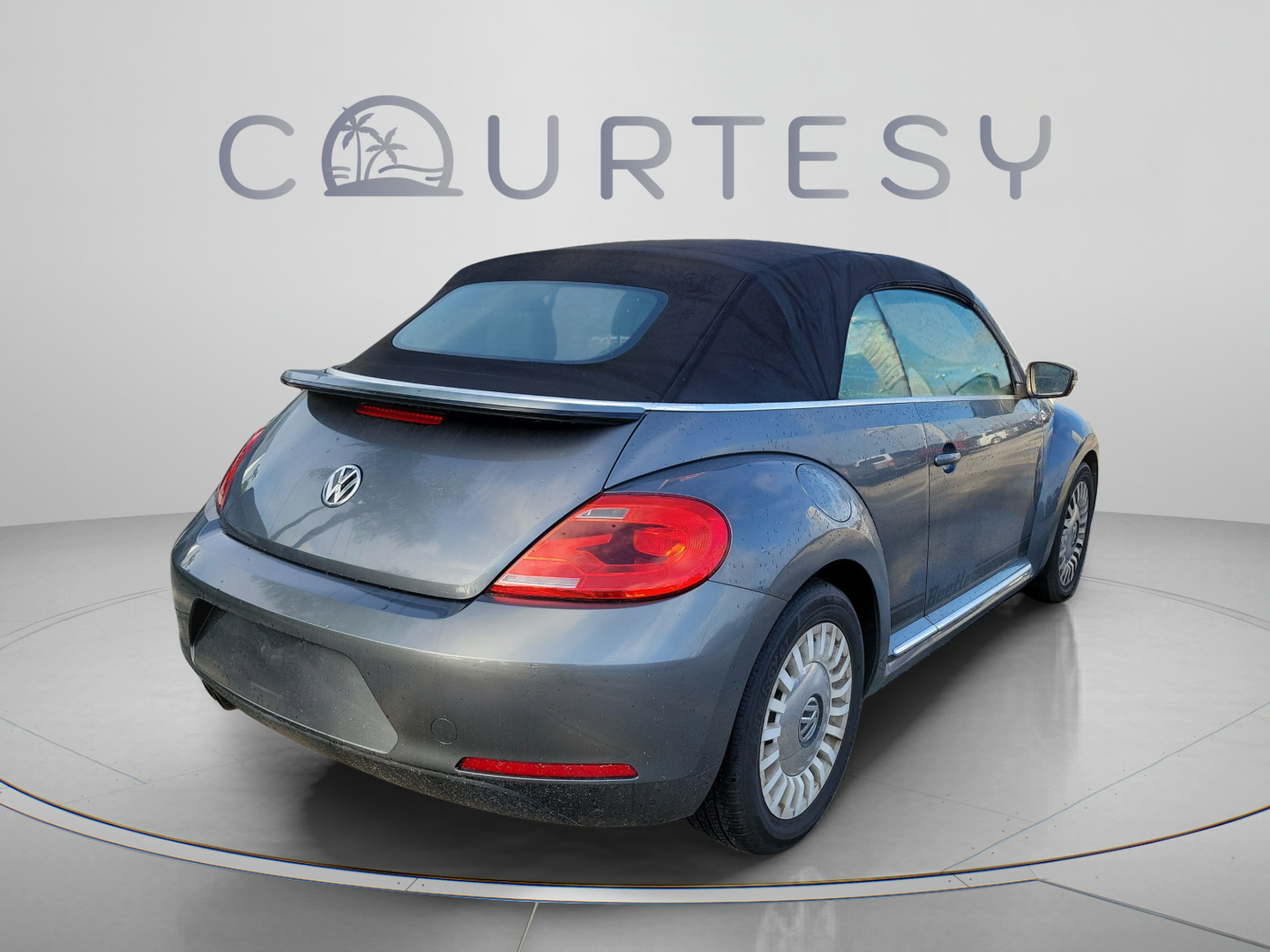 Used 2014 Volkswagen Beetle 2.5 FWD image 3