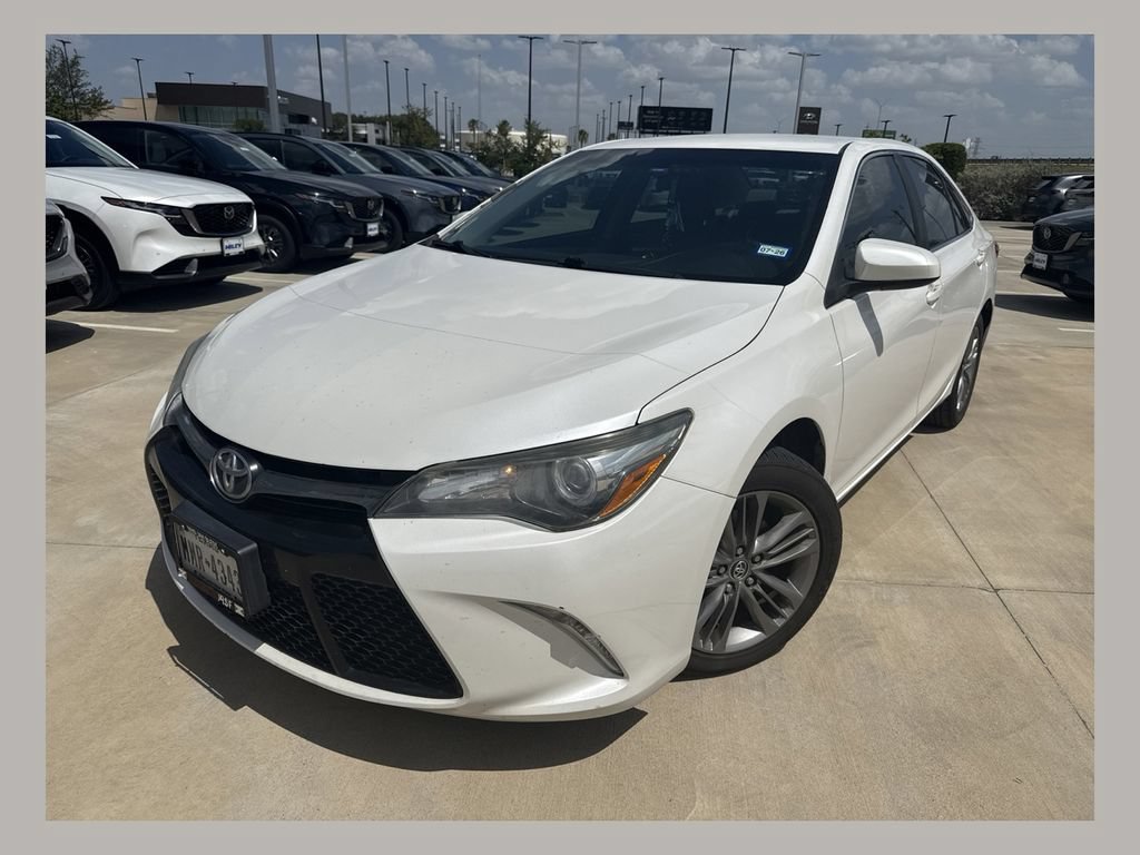 Used 2015 Toyota Camry SE FWD image 1