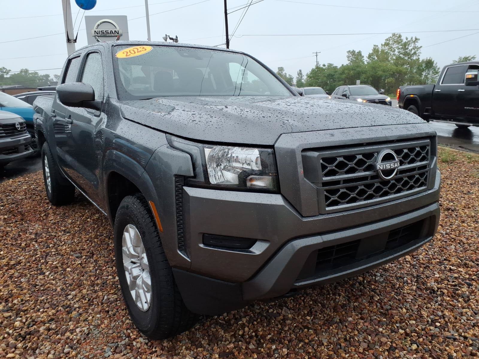 Used 2023 Nissan Frontier SV AWD/4WD image 3