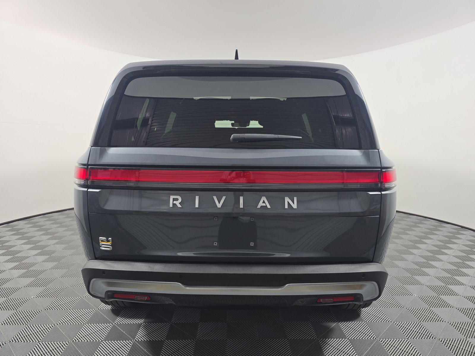 Used 2023 Rivian R1S Adventure AWD/4WD image 4