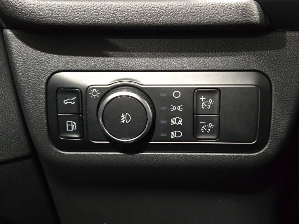 New 2025 Ford Escape SE w/ Class II Trailer Tow Package image 27