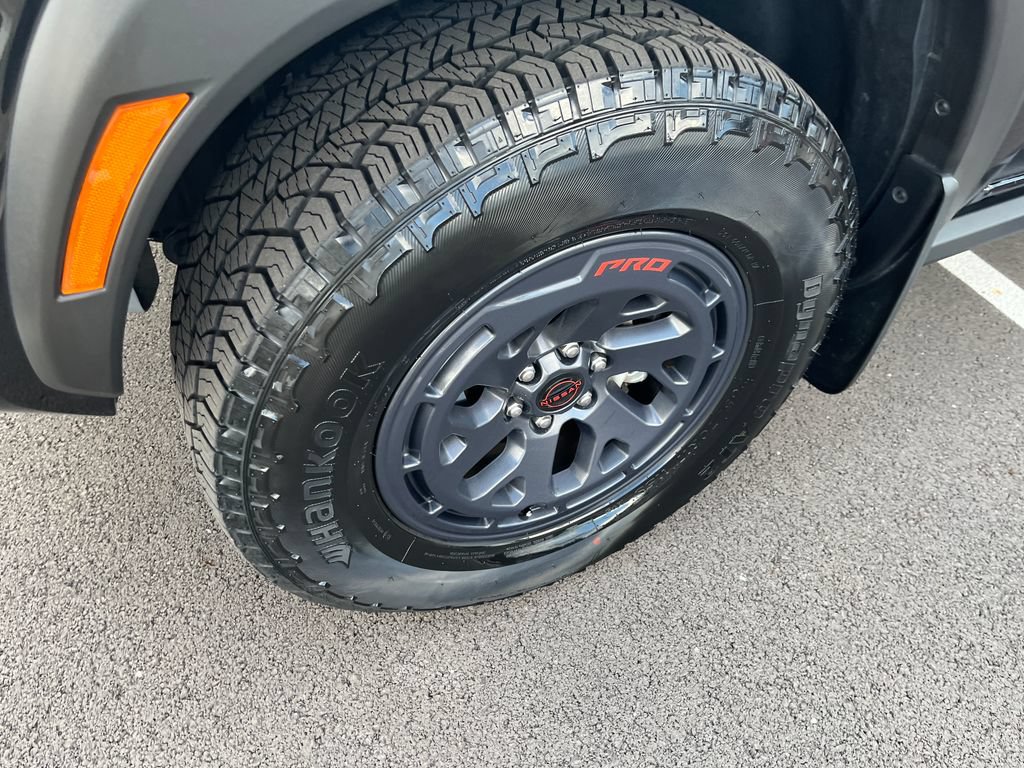 Used 2025 Nissan Frontier PRO-4X w/ Pro Convenience Package AWD/4WD image 9