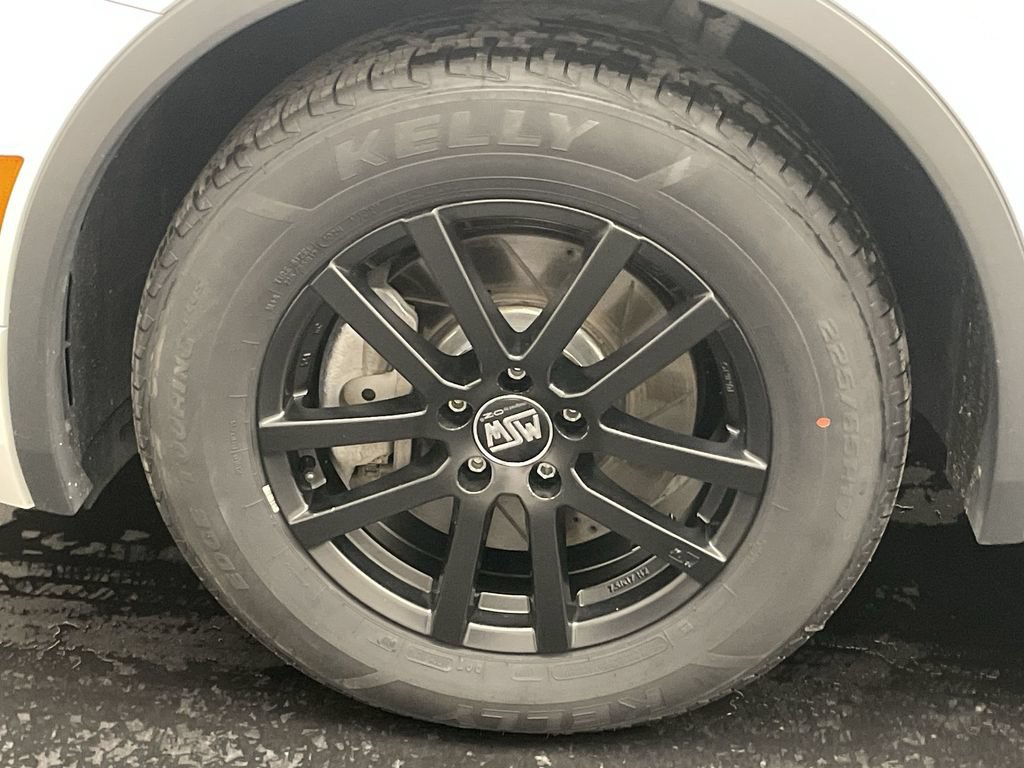 Used 2019 Volkswagen Tiguan SEL Premium R-Line AWD/4WD image 28