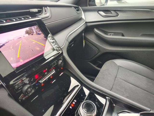 New 2025 Jeep Grand Cherokee Altitude image 29