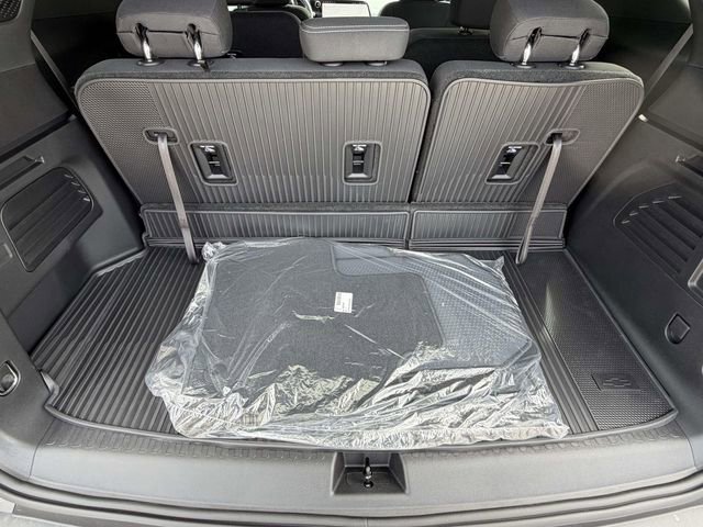 New 2026 Chevrolet Traverse LT w/ Sun and Wheel Package FWD image 25