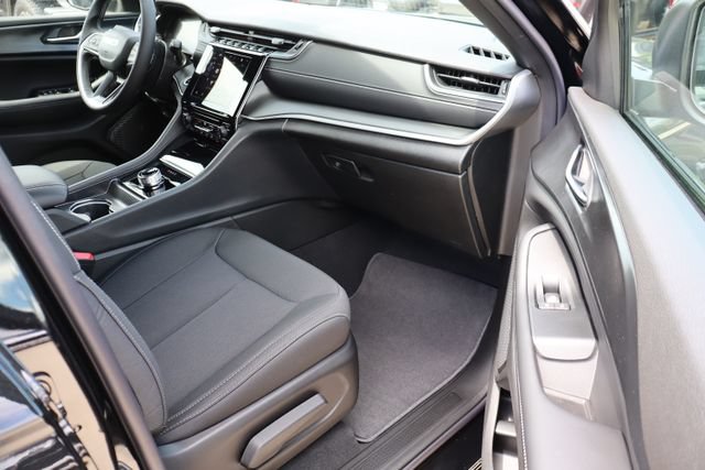 New 2026 Jeep Grand Cherokee Laredo AWD/4WD image 38