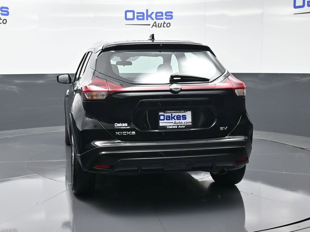 Used 2024 Nissan Kicks SV image 7