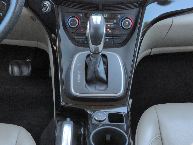 Used 2018 Ford C-MAX Titanium FWD image 19