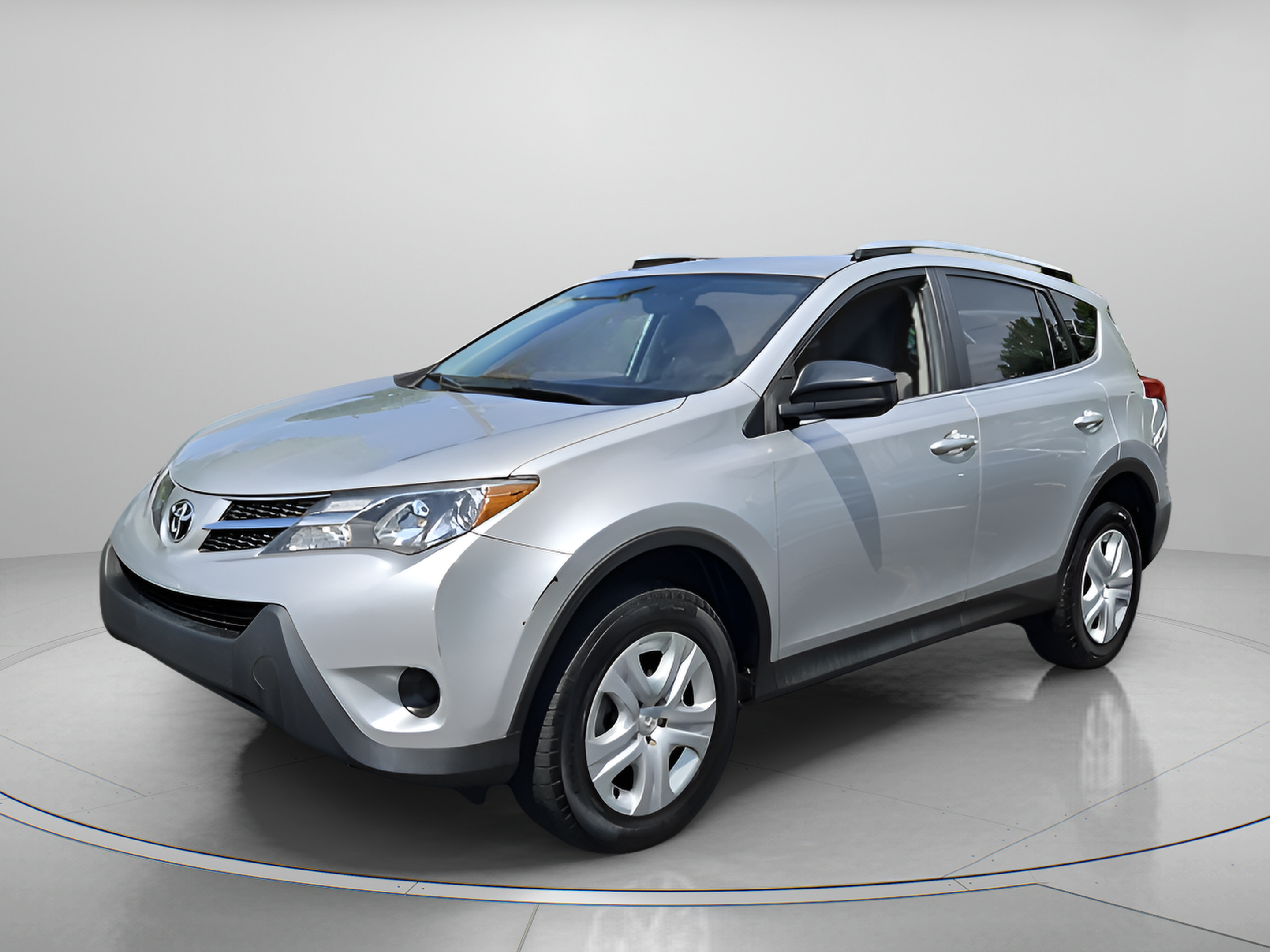 Used 2015 Toyota RAV4 LE FWD video 1