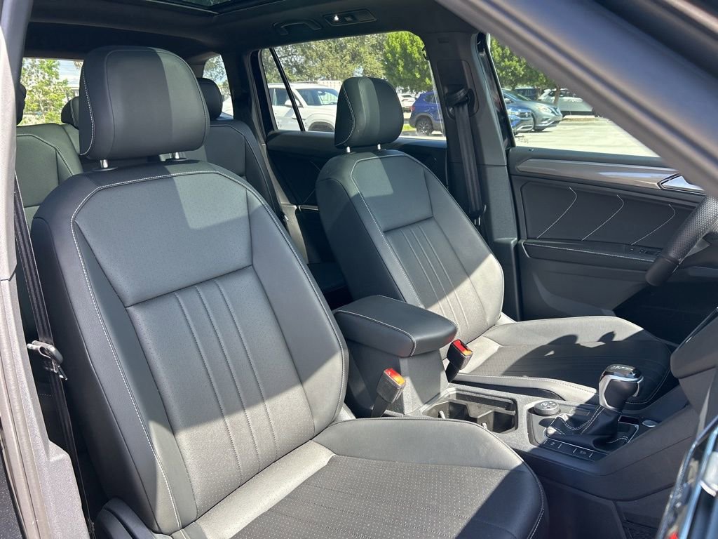 Certified 2024 Volkswagen Tiguan SE R-Line image 38